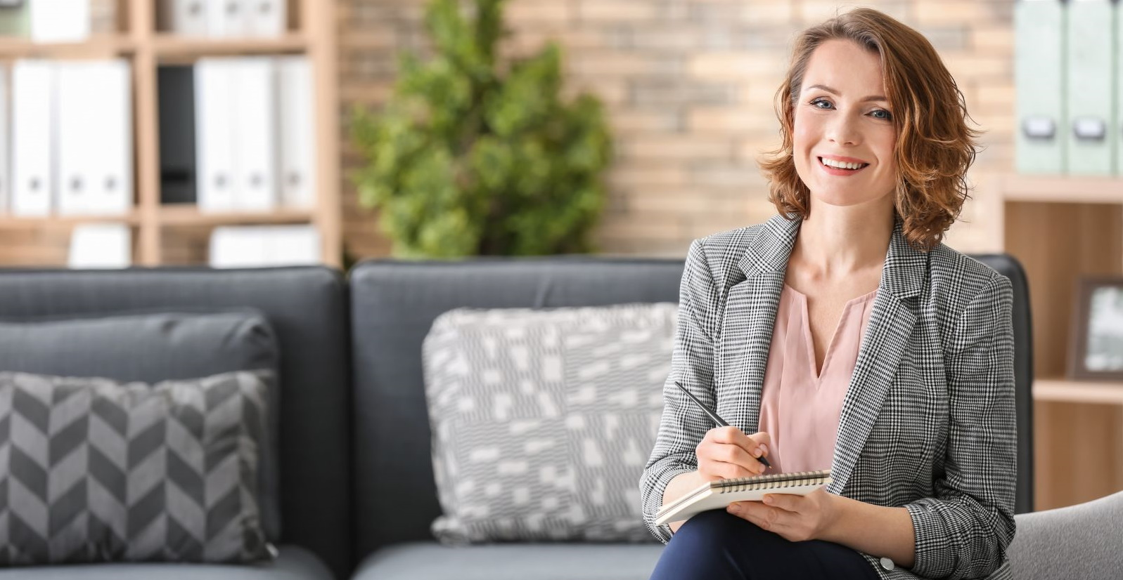 مشهدی‌ها چطور روانشناس خانم خوب پیدا می‌کنند؟ (راهنمای کامل)